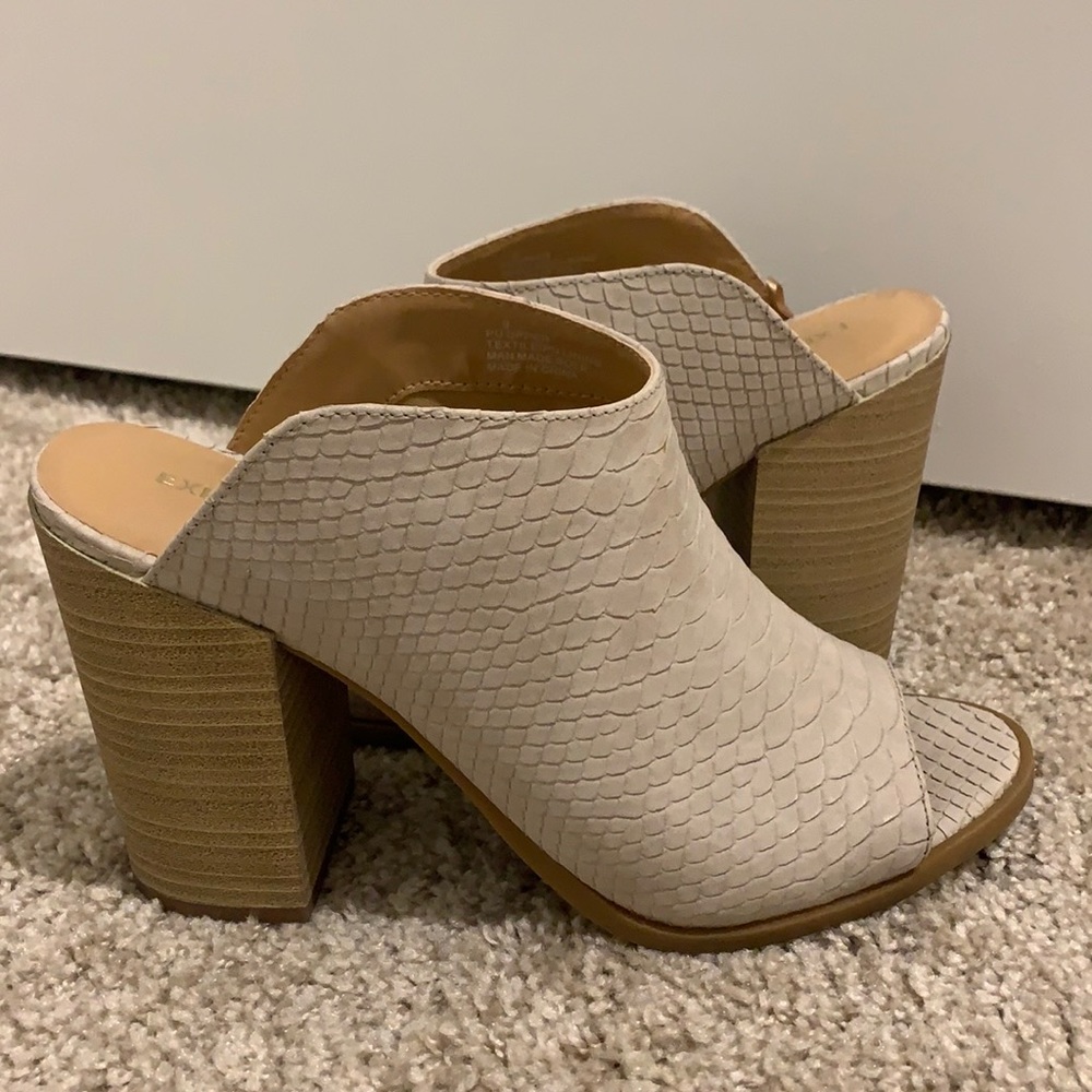 Size 9 - Picture 2 of 5